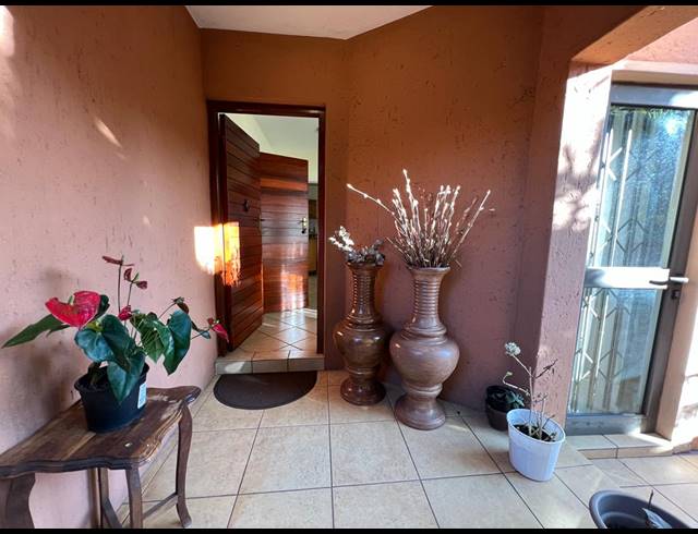 3 BEDROOM SECTIONAL TITLE TO LET IN STERREWAG